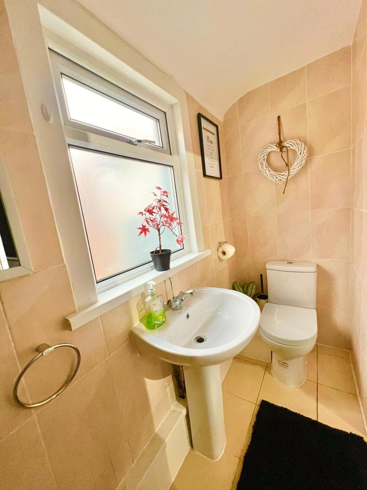 فيلا Stratford City - Luxe House With Garden لندن المظهر الخارجي الصورة